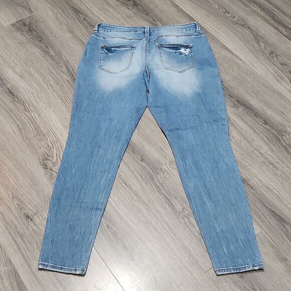 Maurices Light Blue Rugged Cropped Skinny Jeans - Picture 5 of 5